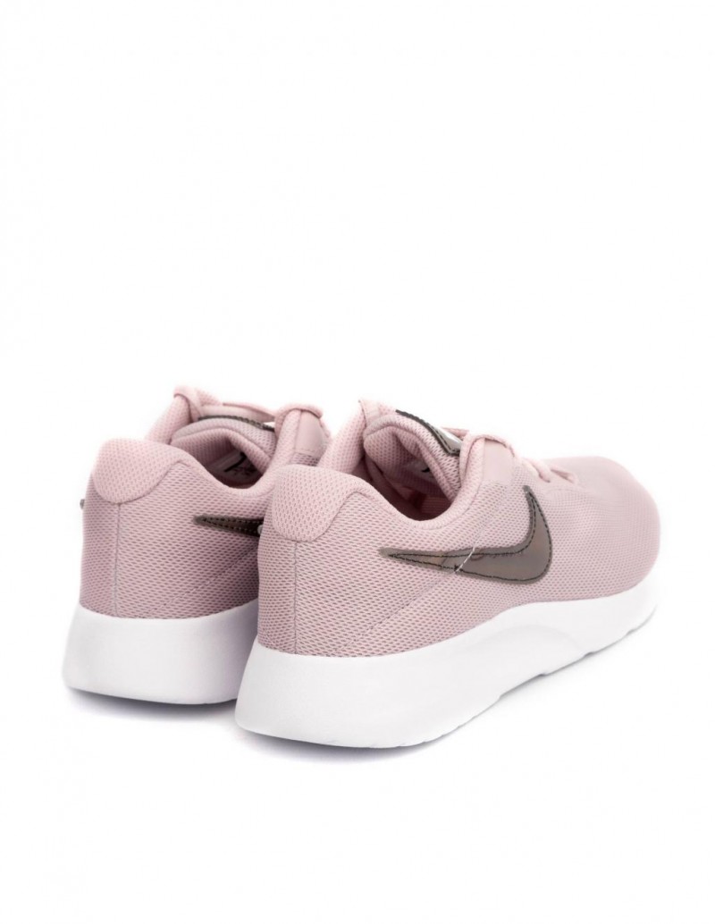 NIKE Tanjun Rosas Logo Holografico