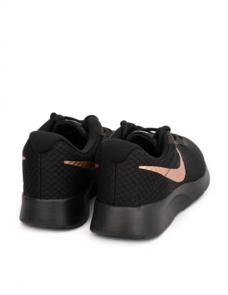 NIKE Deportivas Tanjun Negras Logo Bronce