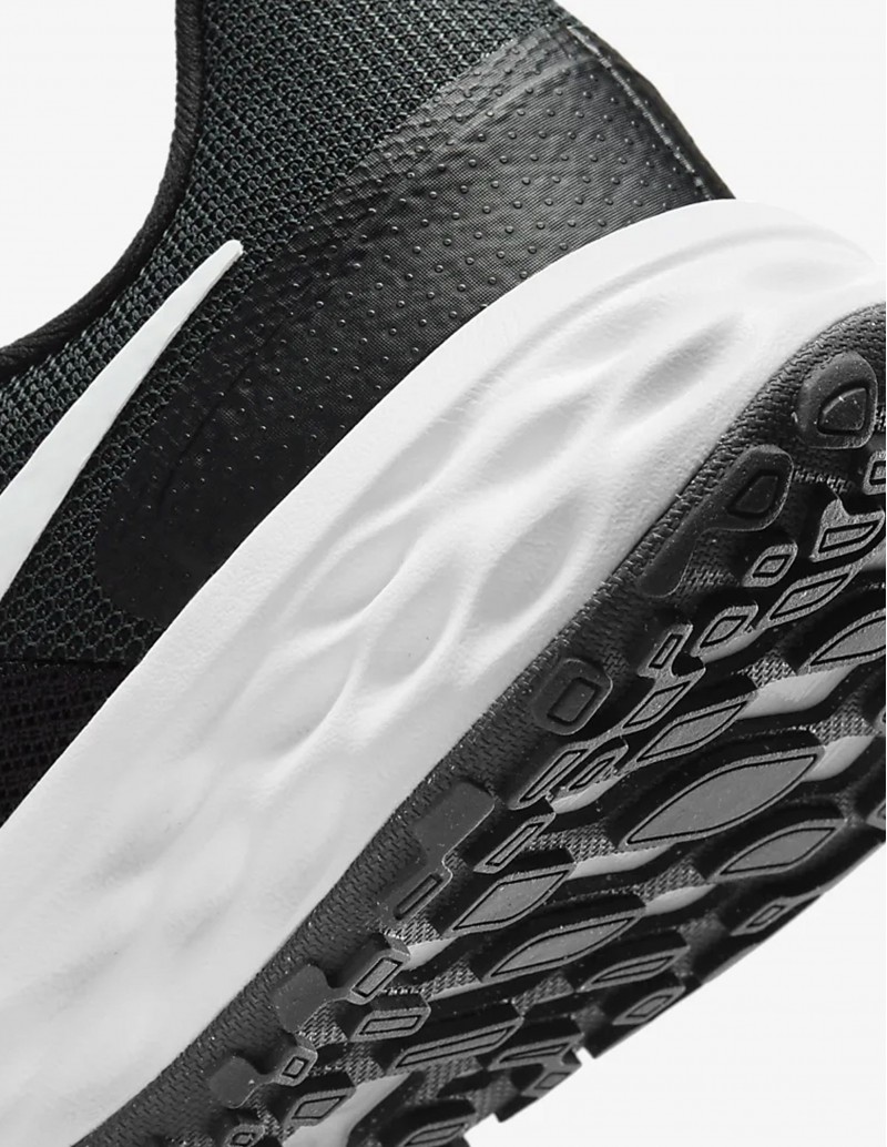 NIKE Revolution 6 Negras detalle