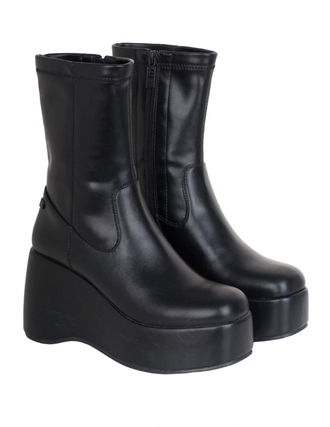 Comprar Botines negros con maxi plataforma Mustang para mujer