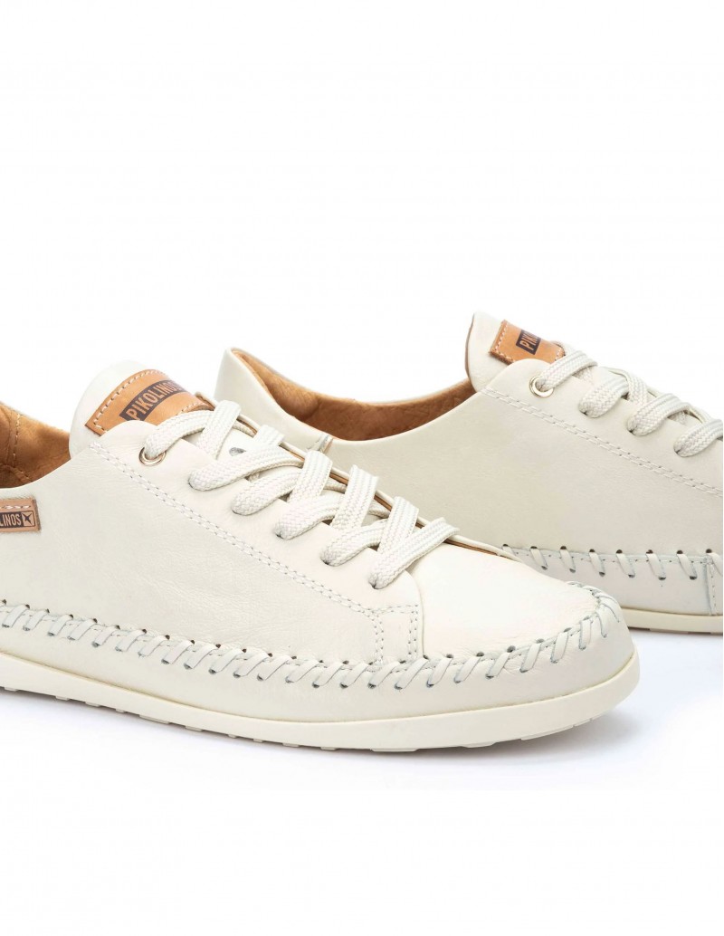 Zapatillas blancas con cordones blanco Pikolinos detalle cosido rústico