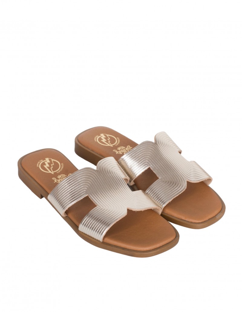 Sandalias pala para mujer metalizadas con aberturas 2