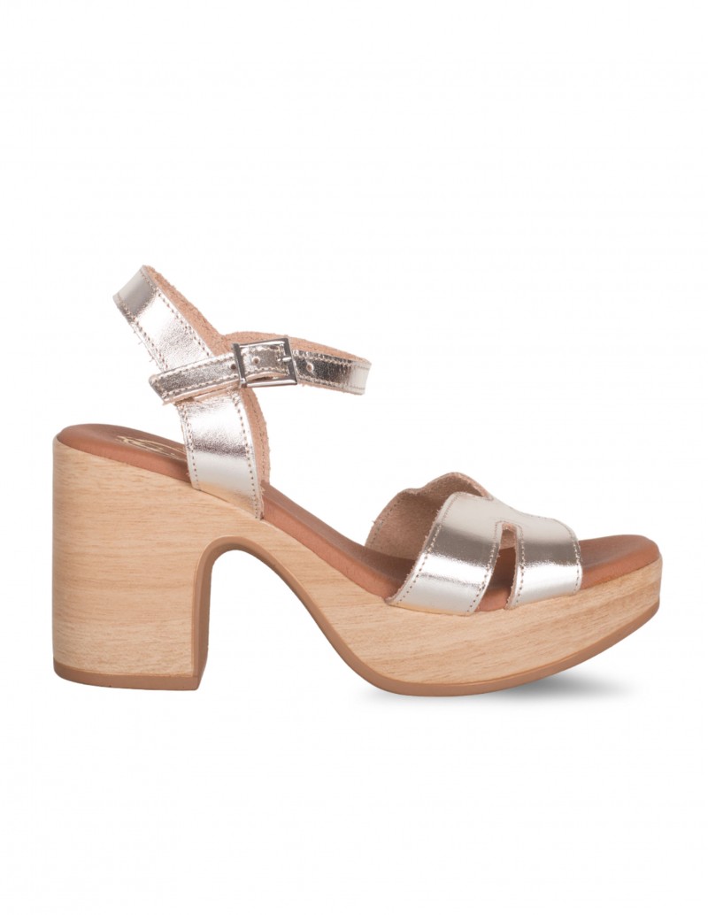 Sandalias de tacón madera piel metalizada color cava para mujer