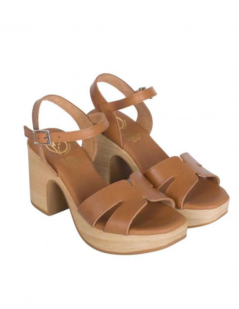 Sandalias tacón madera con plataforma de piel color marrón