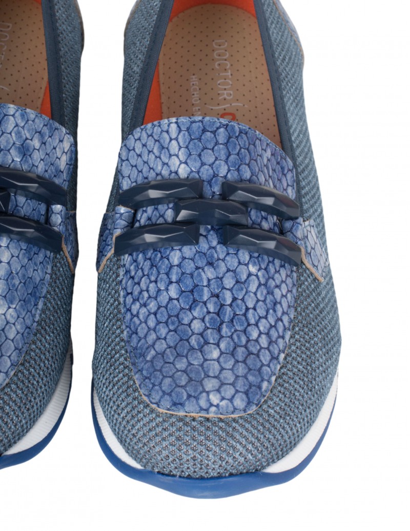 Detalle cadena mocasines de piel azul marino Doctor Cutillas