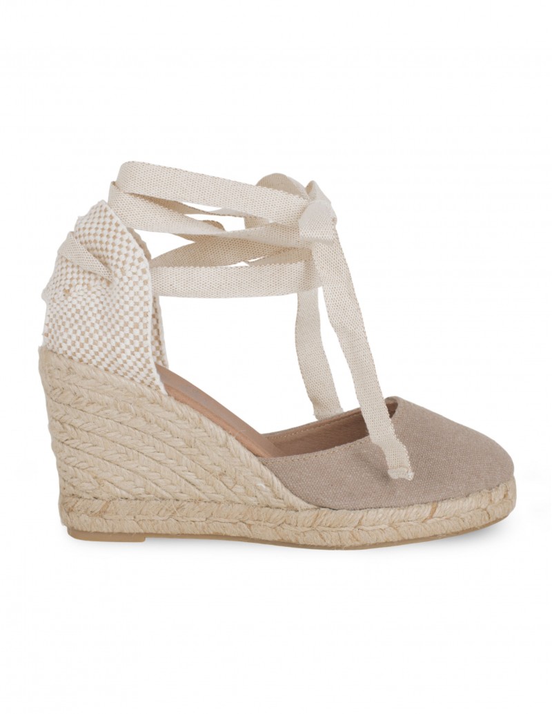 alpargatas cuña cintas taupe 2