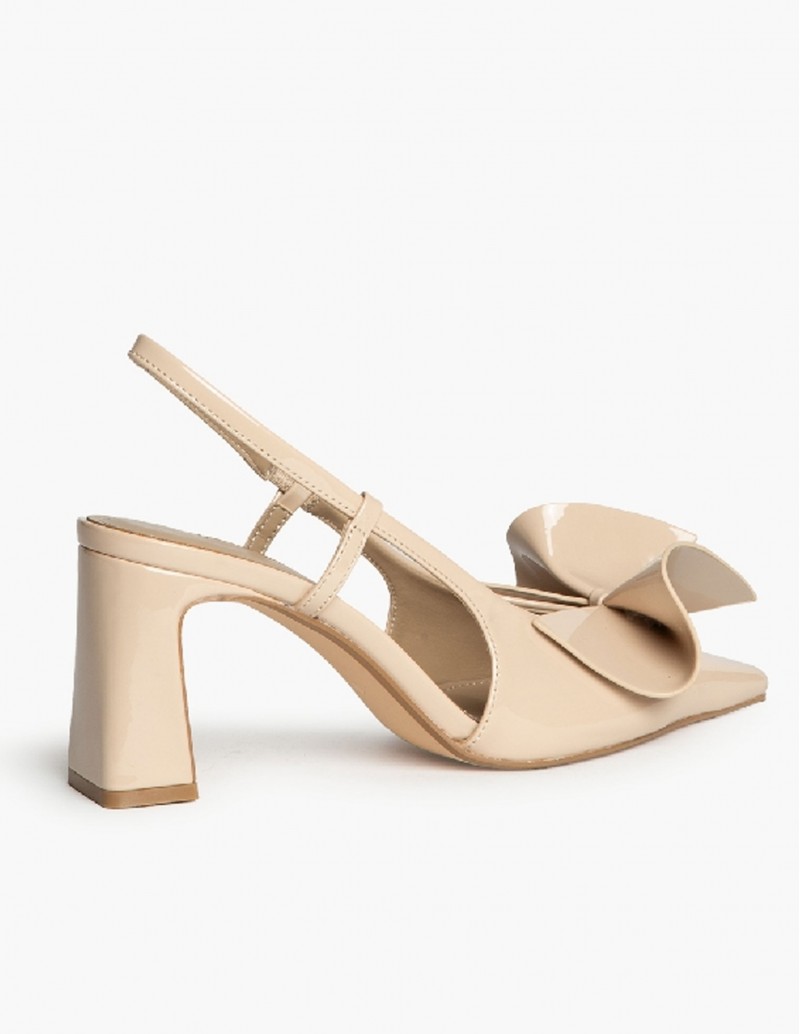 Zapatos beige de tacón