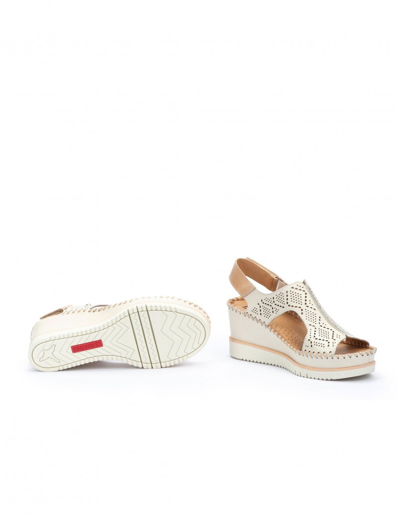 cuñas beige Pikolinos