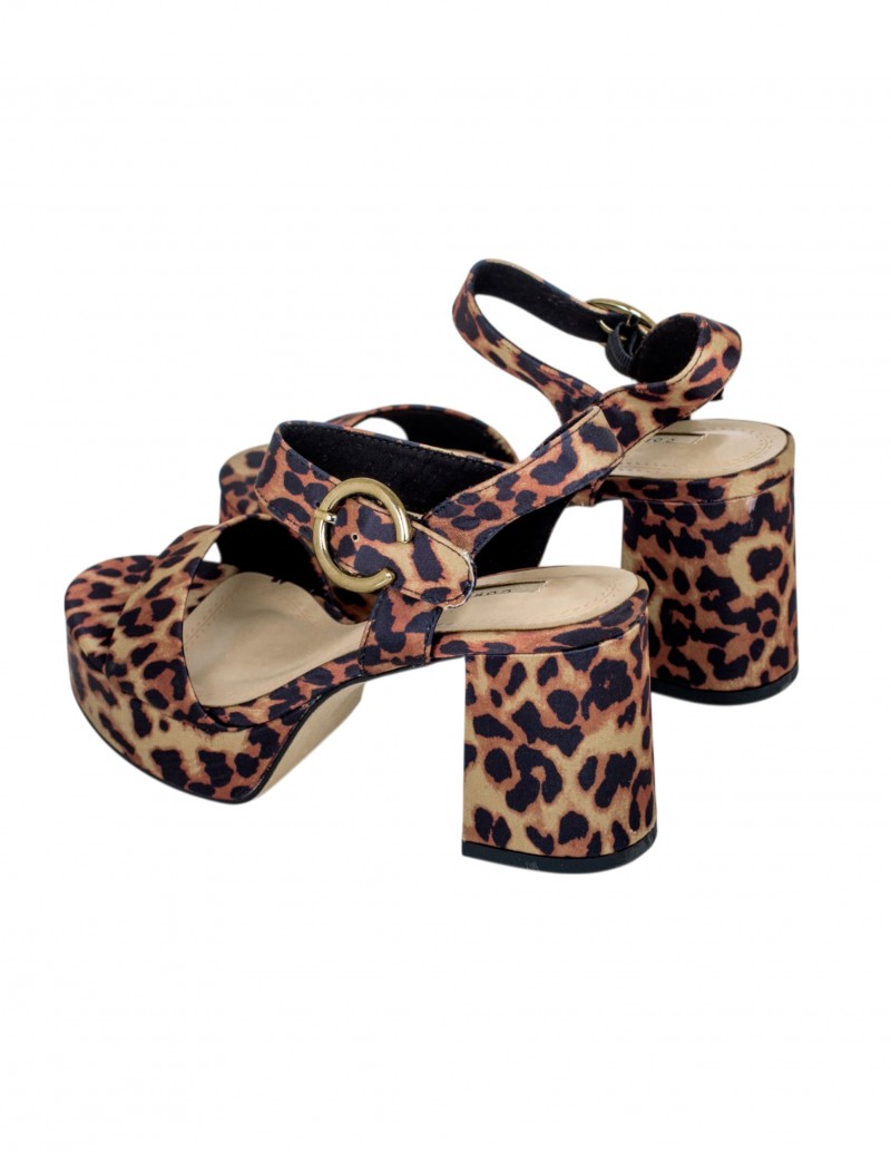 sandalia leopardo tacón cuadrado