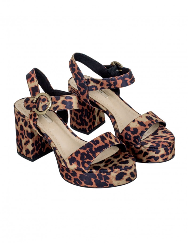 Sandalia tacón leopardo Corina