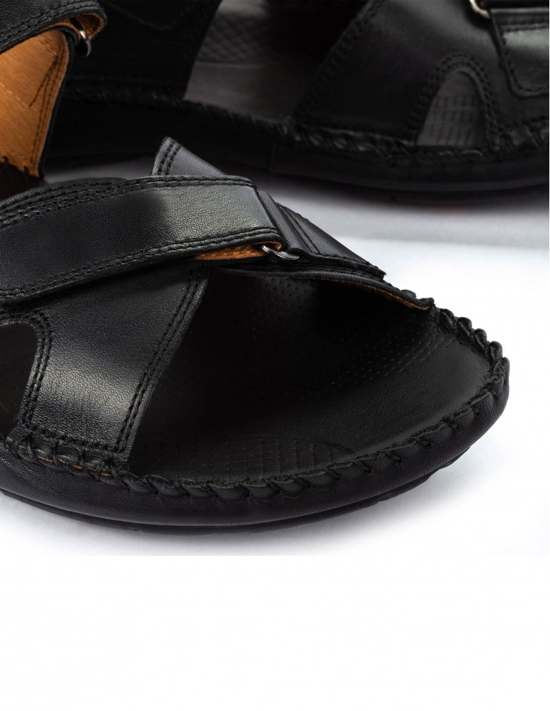 detalle tiras velcro sandalia