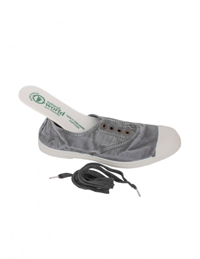 deportivas grises natural world