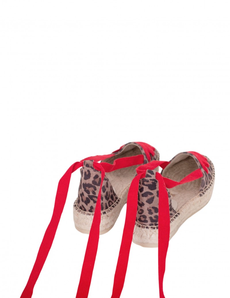 Alpargata animal print con cintas rojas y plataforma Pera Limonera