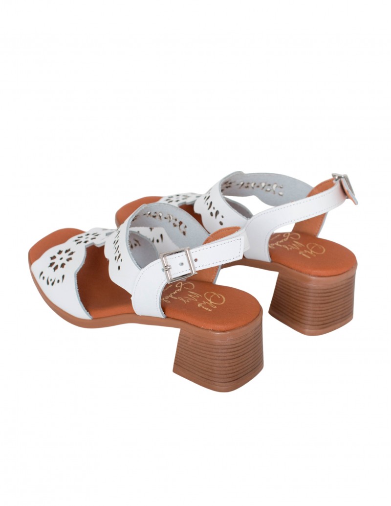 sandalias con calados blanco