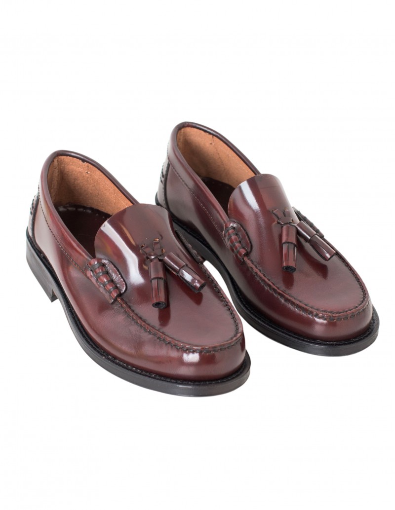 mocasín tipo castellano con borlas