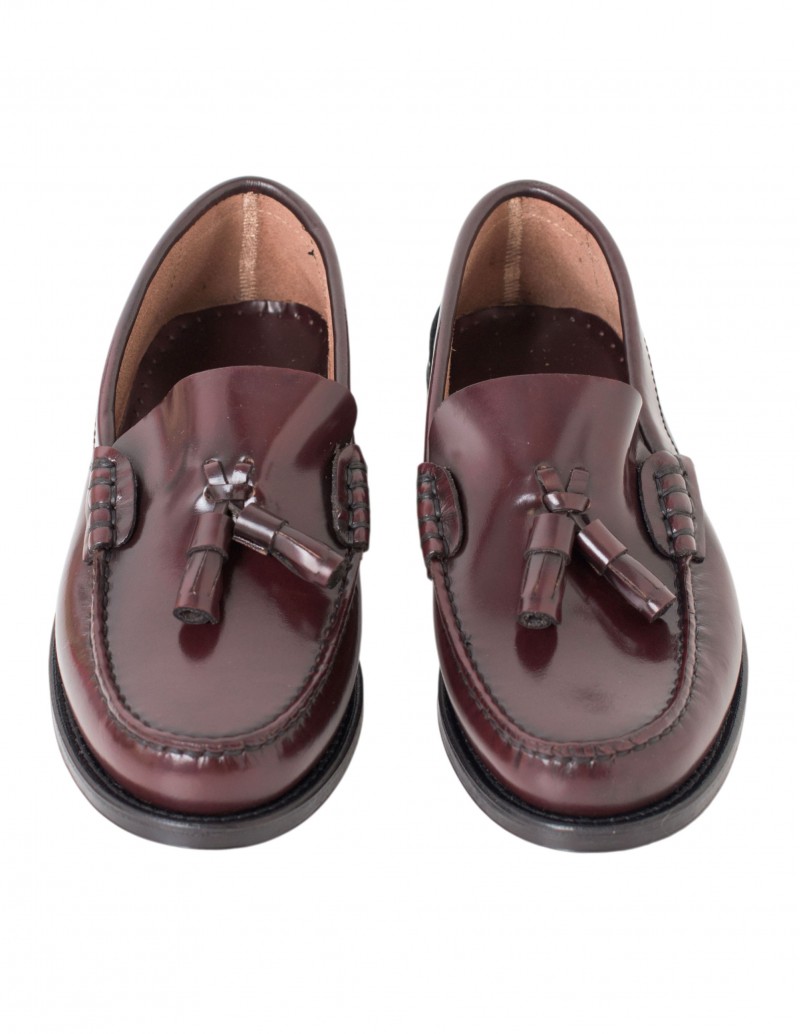 mocasines burdeos con borlas