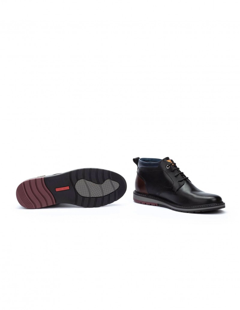 PIKOLINOS Botines Piel Negros detalle