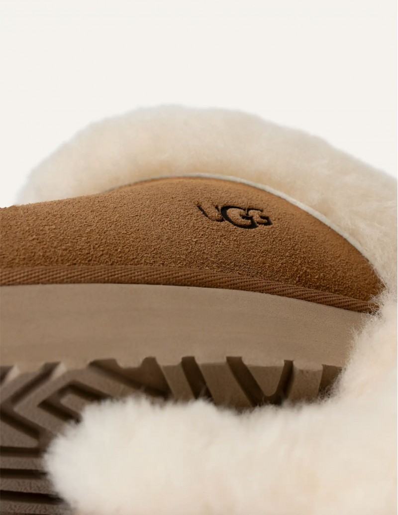 detalle logo ugg