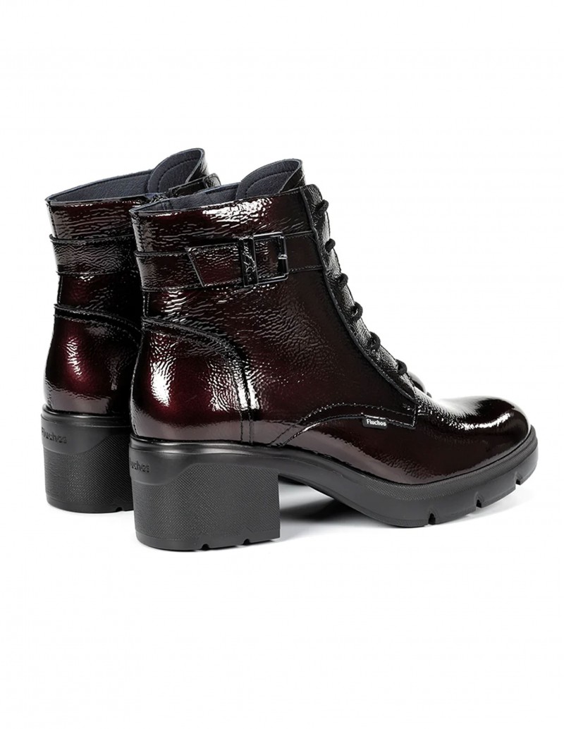 botines fluchos de charol burdeos