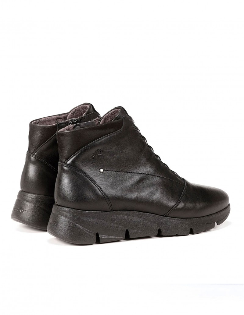 botin de piel con elásticos