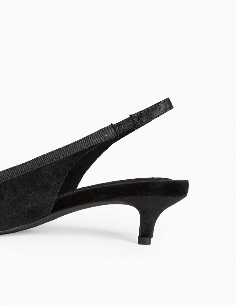 detalle tacón y tira slingback