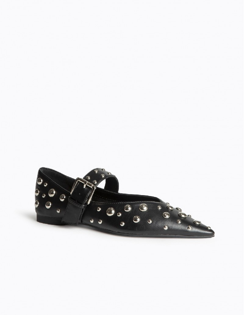 Mary Janes acabadas en punta con tachuelas negro