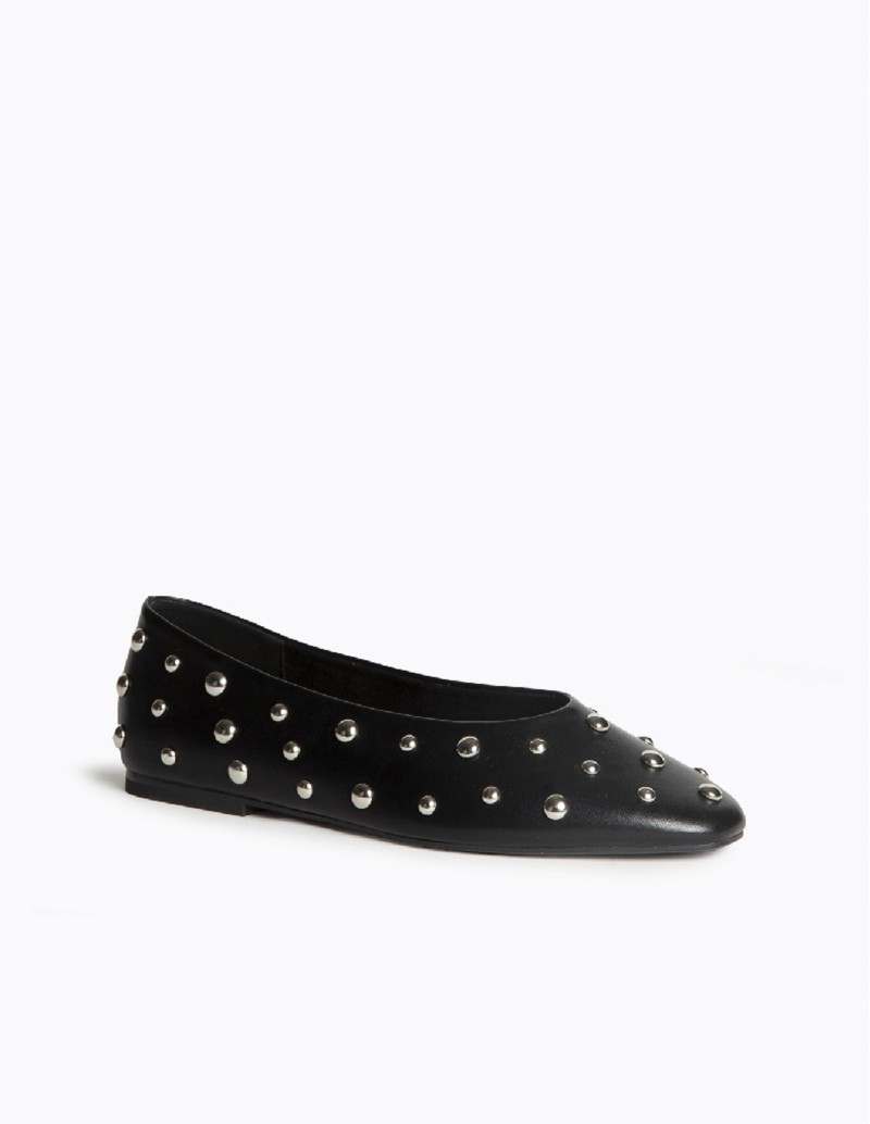 Manoletina de tachas esféricas negro