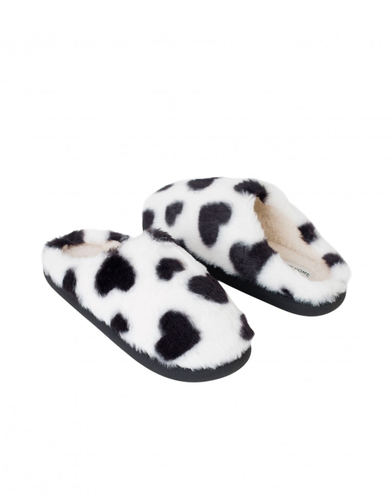 Zapatilla Casa Corazones Negro 2