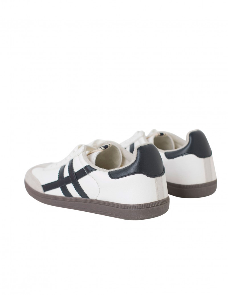 deportiva básica blanco y negro