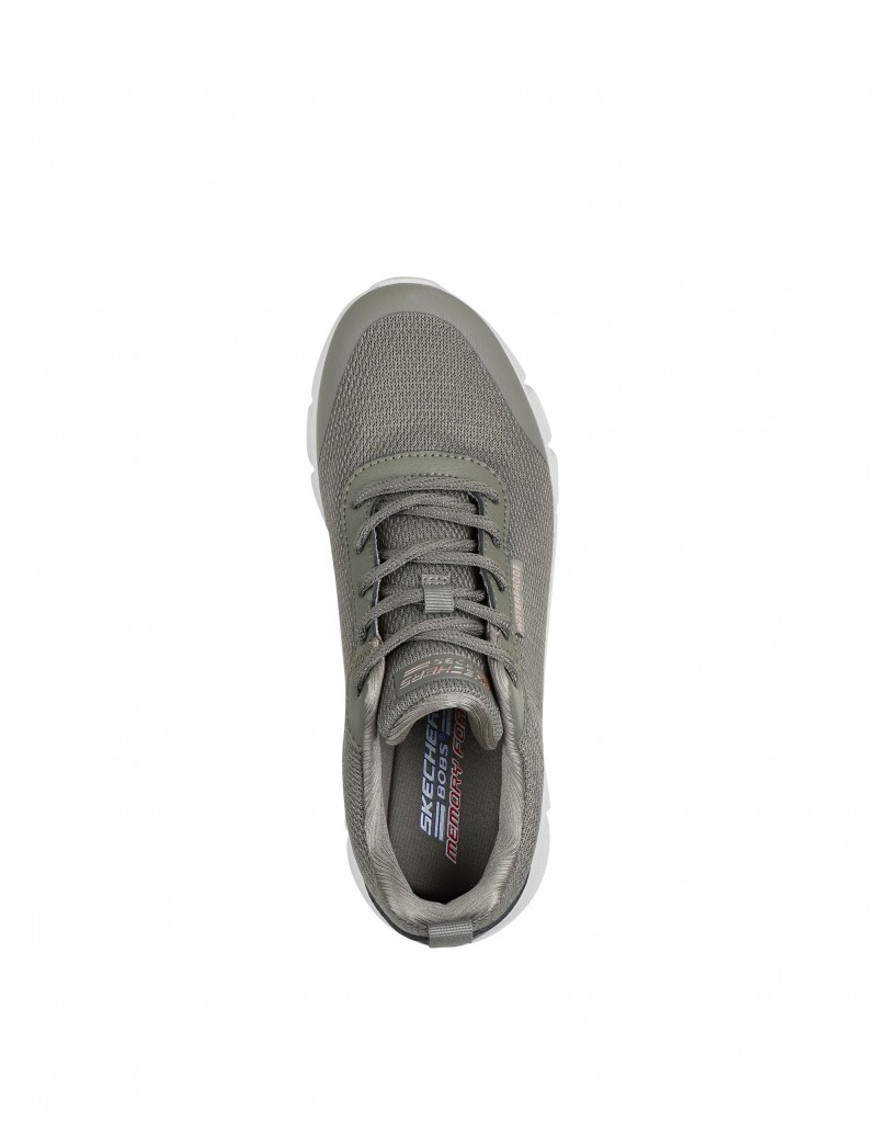 detalle deportivas verdes skechers