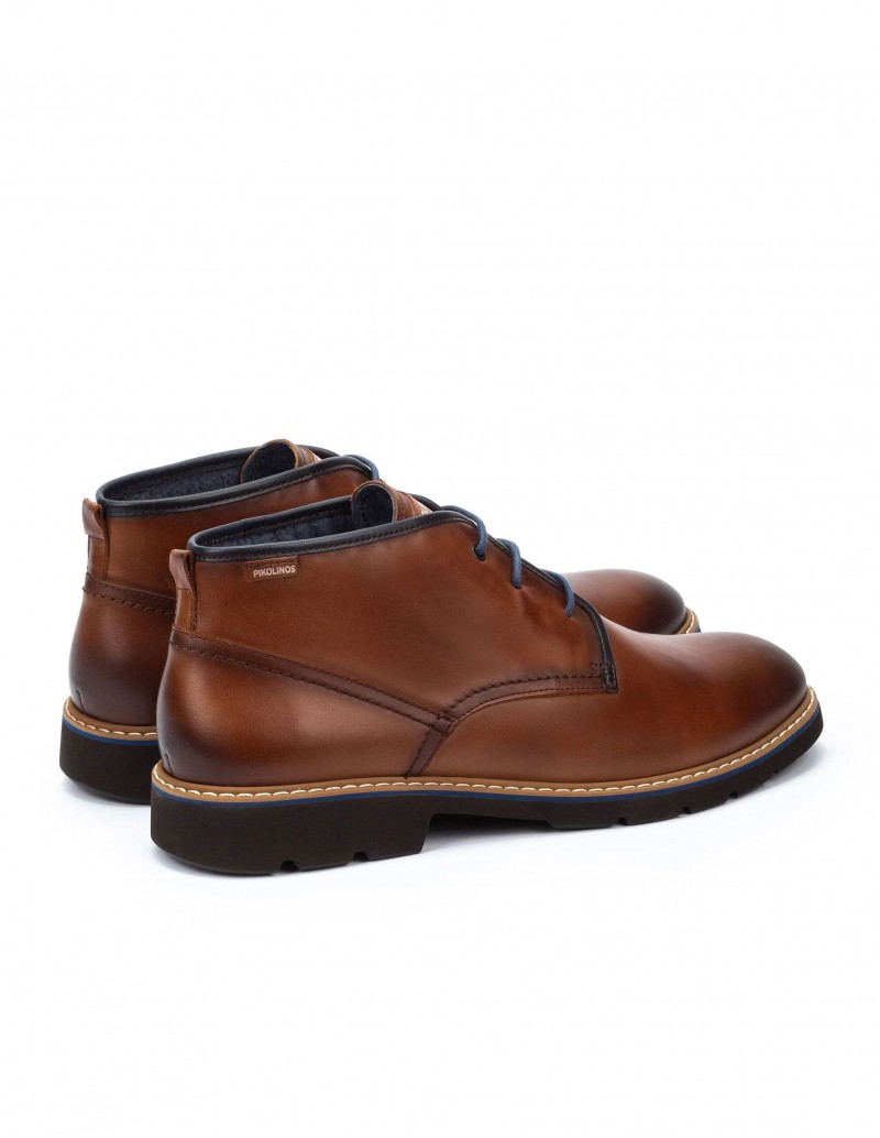 botin de cuero con suela ligera