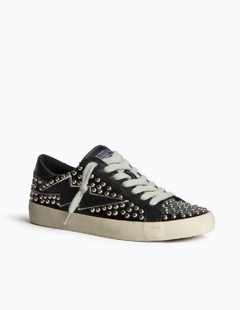 zapatillas negras efecto piel con tachuelas