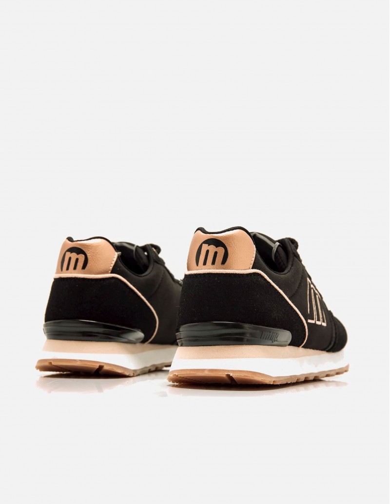 zapatillas deportivas negro y rosa