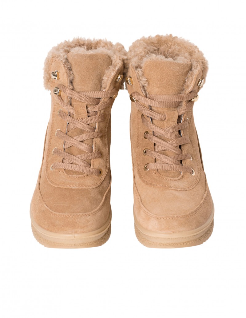 botin con cordones color camel