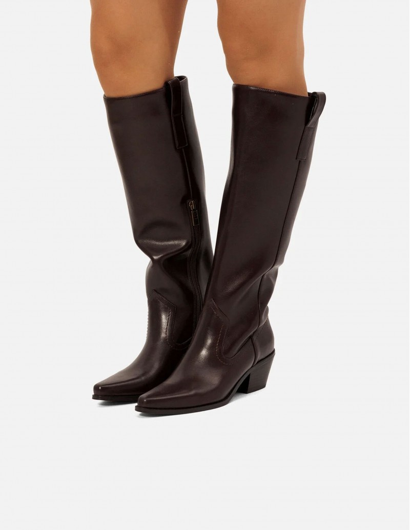 botas con puntera afilada