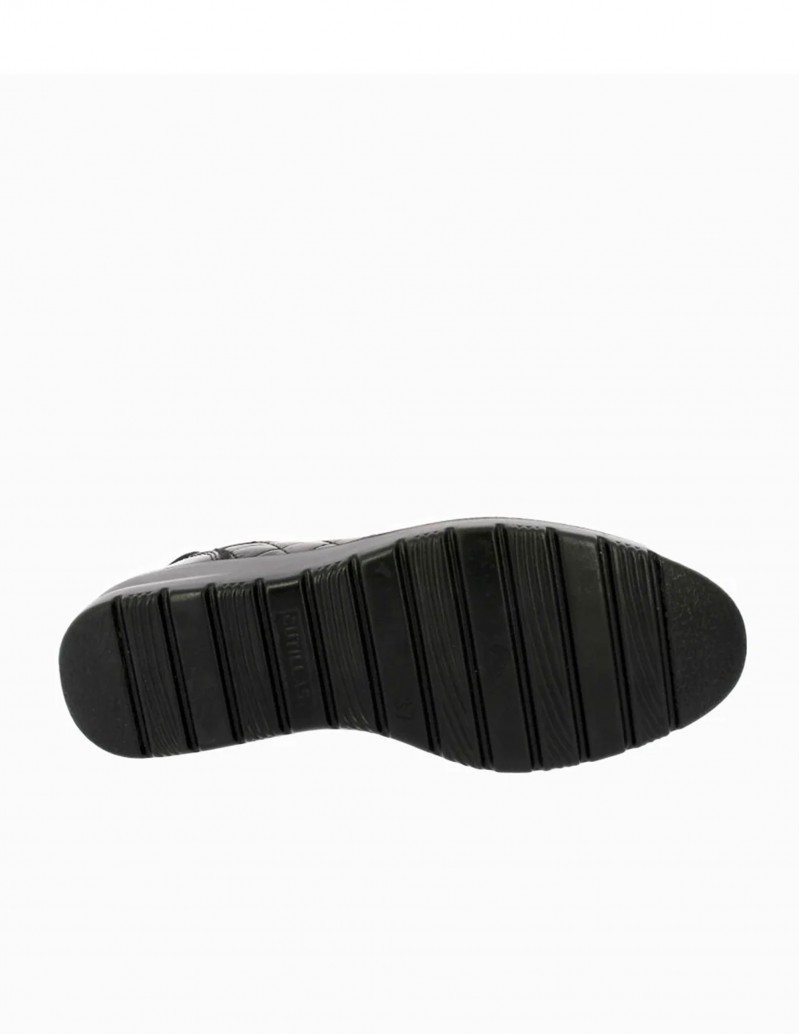 detalle suela zapato negro mujer