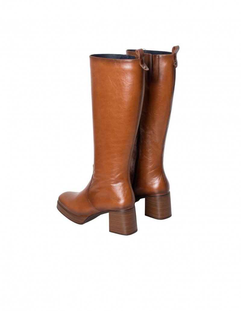 botas altas piel marrón