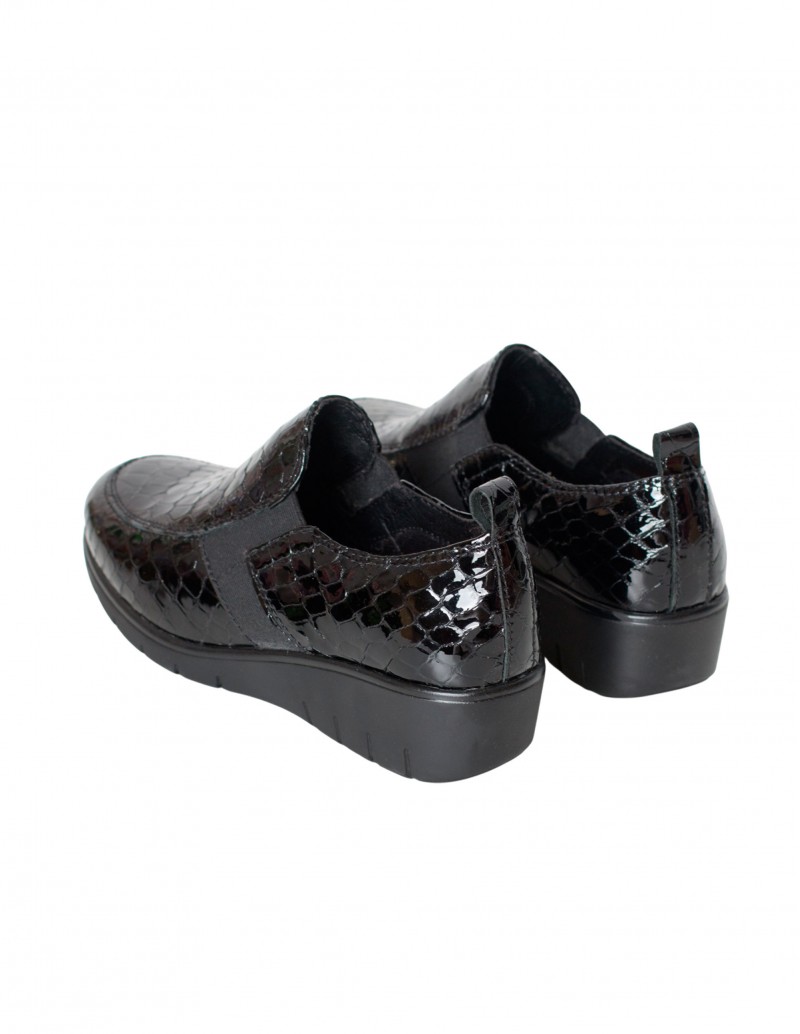 mocasines con cuña baja