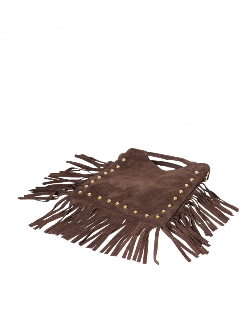 bolso con flecos y tachuelas
