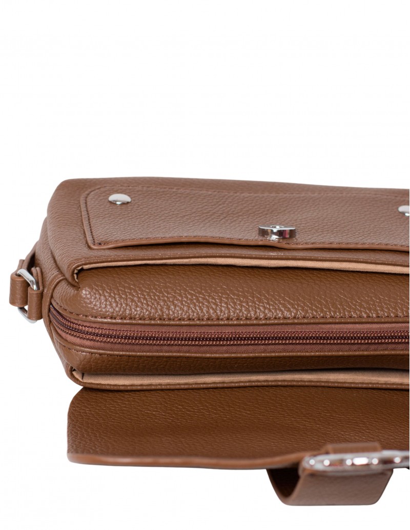 detalle compartimentos bolso bandolera