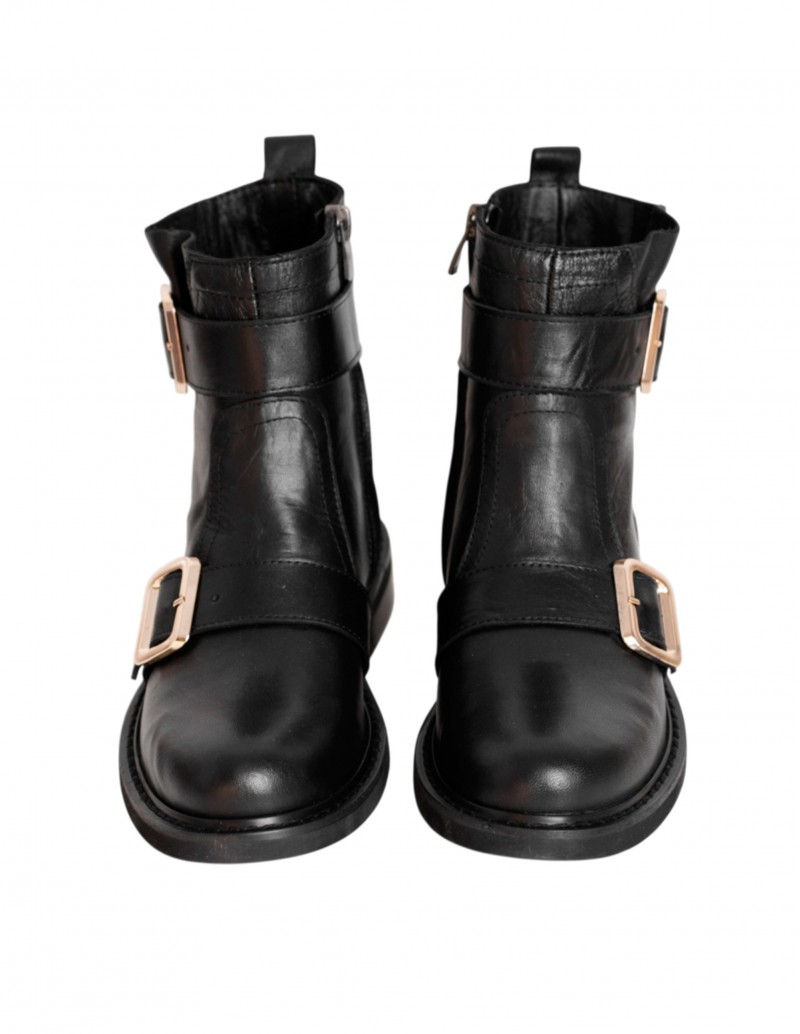 botines con hebillas ajustables