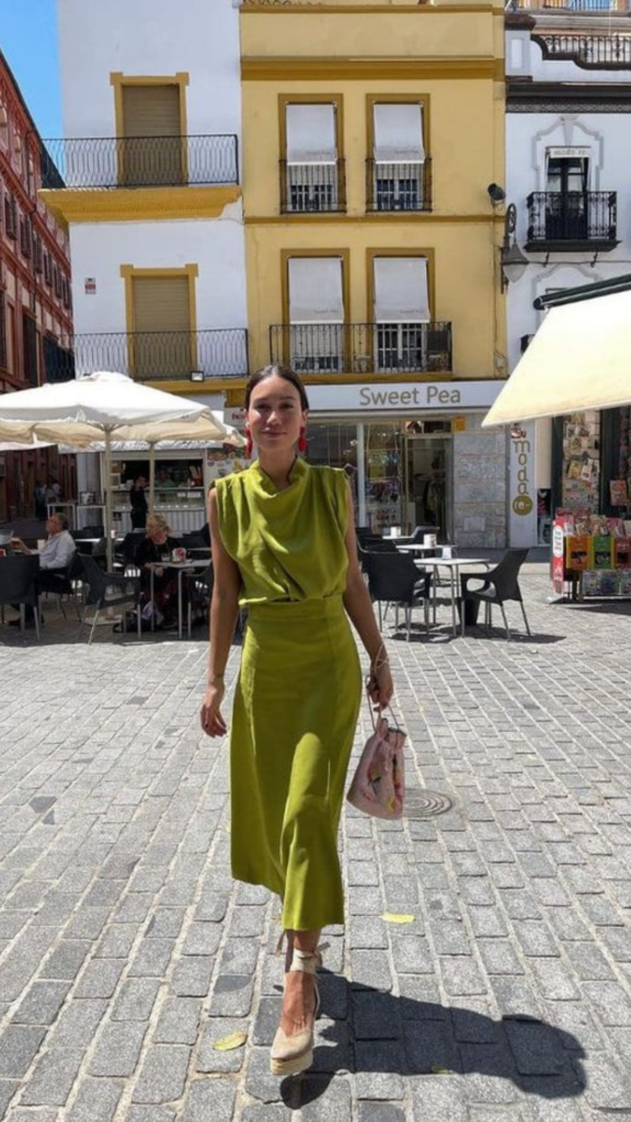 look vestido verde oliva